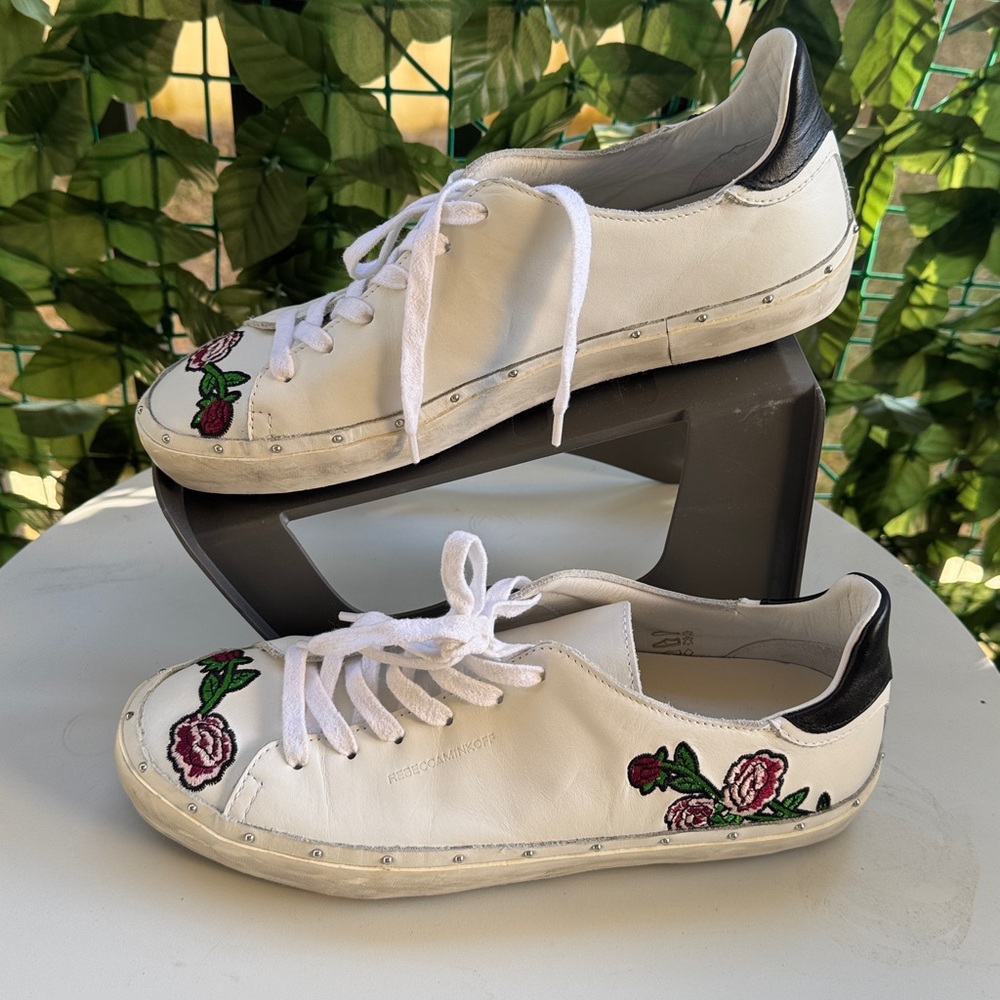 REBECCA minkoff leather sneakers Michell low cut distressed flower Size 9